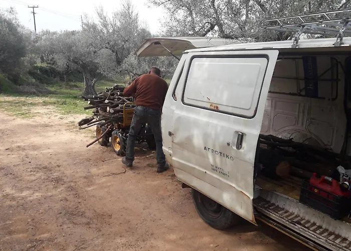 Hellas Palace Center *