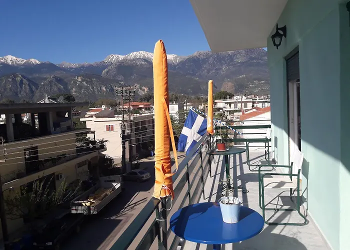 Hellas Palace Center *