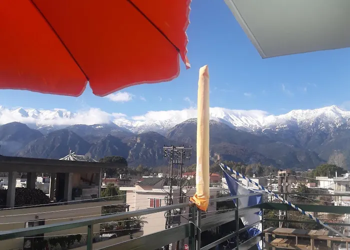 Hellas Palace Center *