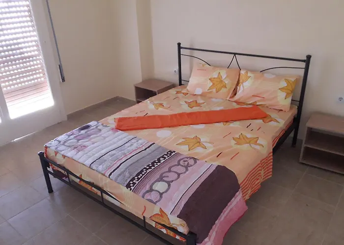 Hellas Palace Center *